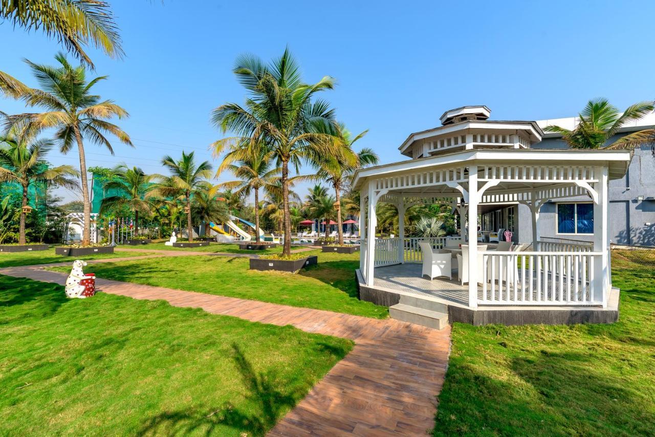 Saffronstays Palm Paradise, Kalyan Khadavli - Swimming Pool With Water Slides, Gazebo And Indoor Games Padghe 外观 照片