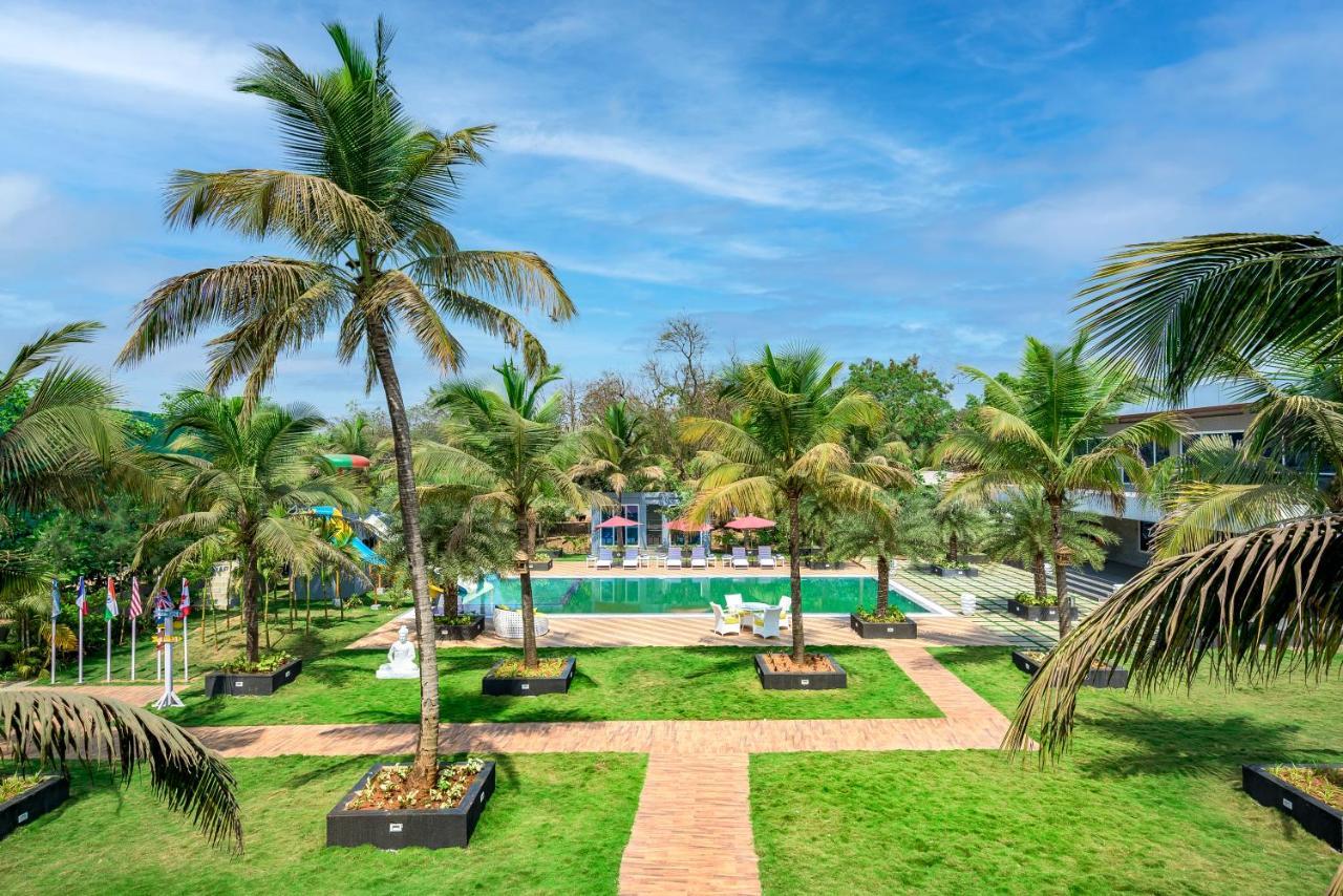 Saffronstays Palm Paradise, Kalyan Khadavli - Swimming Pool With Water Slides, Gazebo And Indoor Games Padghe 外观 照片